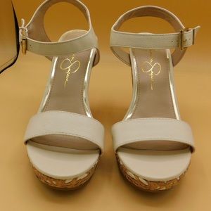 💕NWOT JESSICA SIMPSON CARVED WEDGE SANDALS